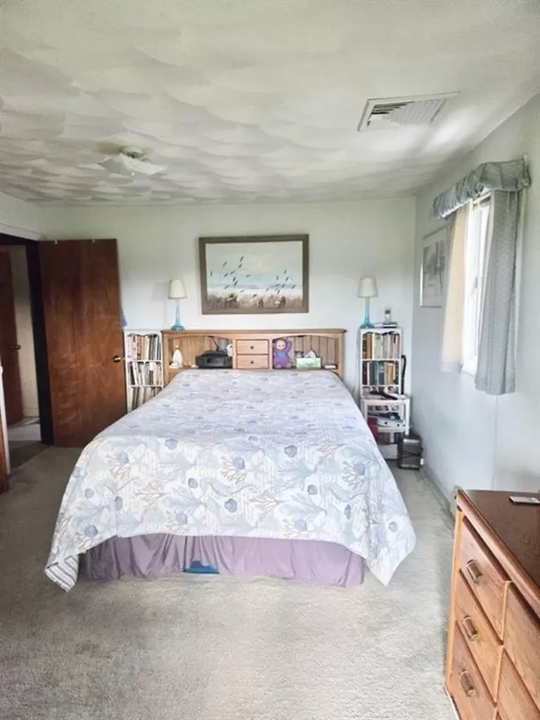 303 Middle Road Portsmouth RI 02871