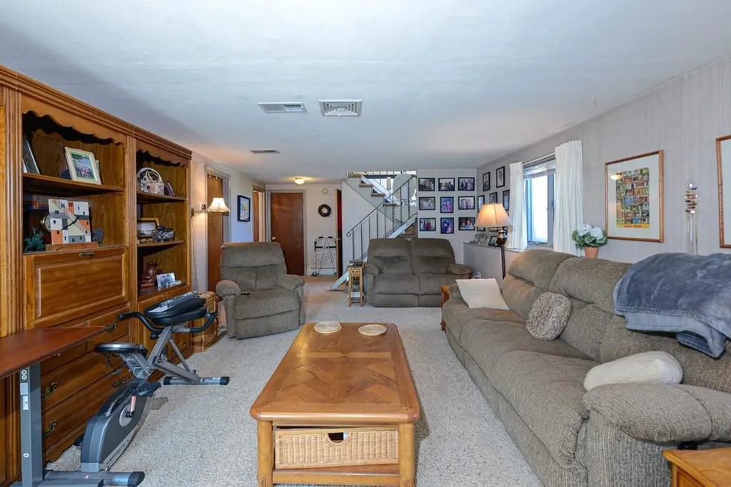 303 Middle Road Portsmouth RI 02871
