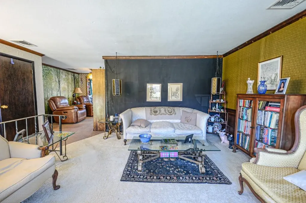 303 Middle Road Portsmouth RI 02871
