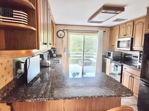 303 Middle Road Portsmouth RI 02871