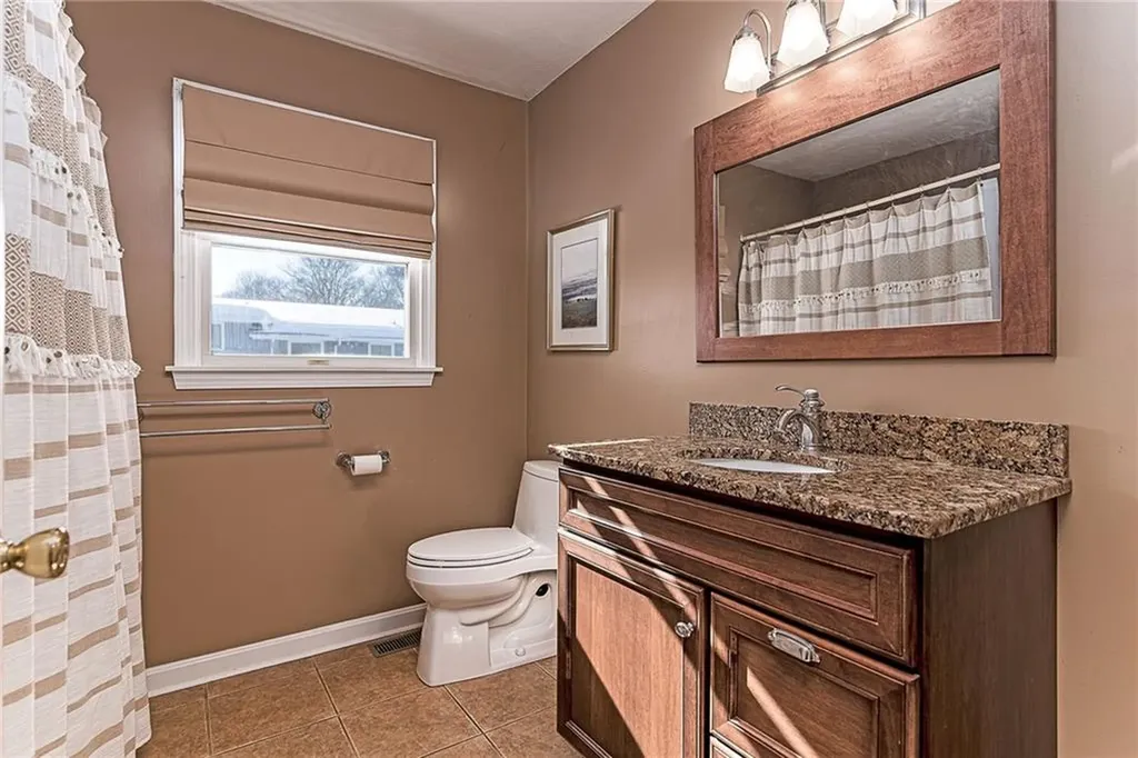 173 Russell Drive Tiverton RI 02878