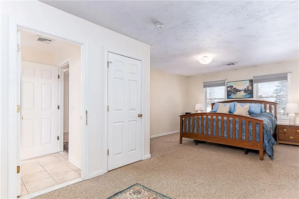 173 Russell Drive Tiverton RI 02878
