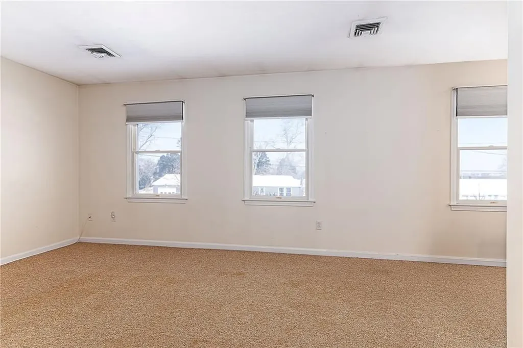 173 Russell Drive Tiverton RI 02878