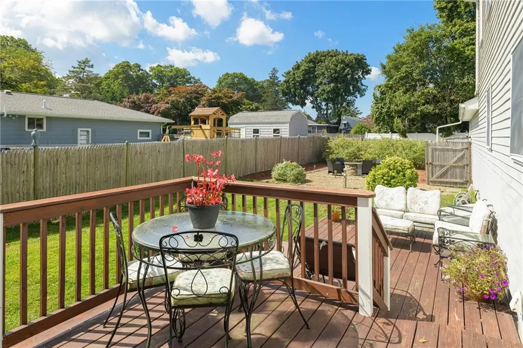 173 Russell Drive Tiverton RI 02878