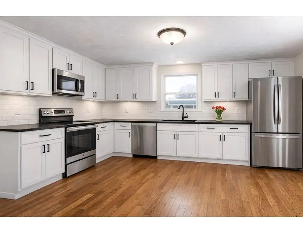 173 Russell Drive Tiverton RI 02878