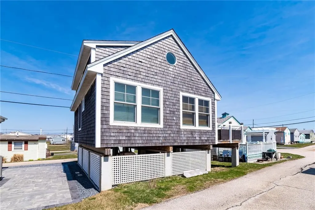 240 6w2 Cards Pond Road South Kingstown RI 02879