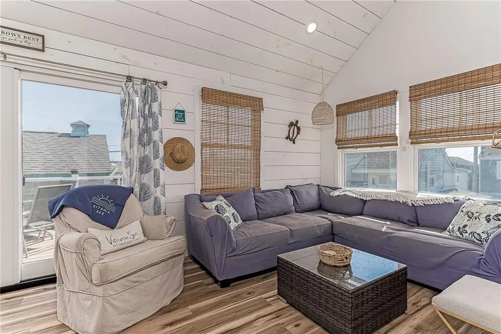 240 6w2 Cards Pond Road South Kingstown RI 02879
