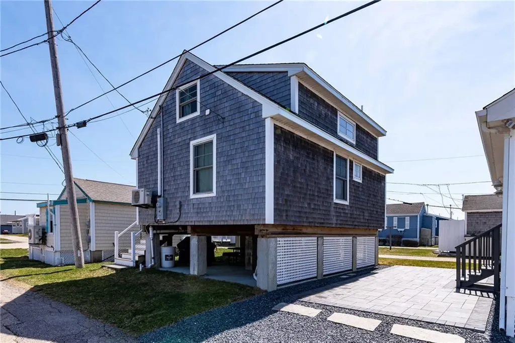 240 6w2 Cards Pond Road South Kingstown RI 02879