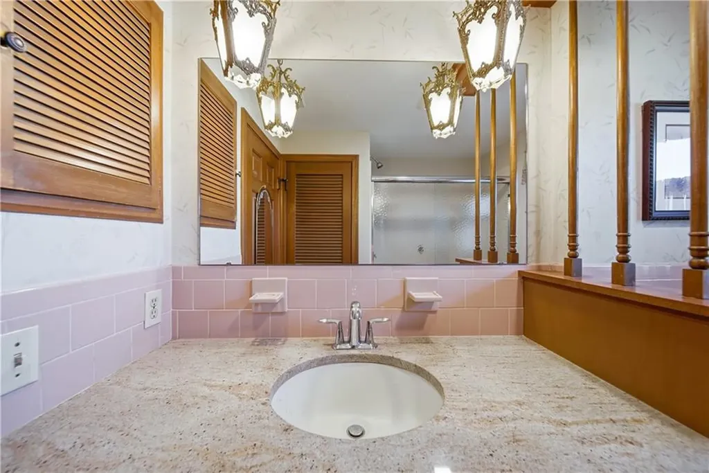 73 Oregon Avenue North Providence RI 02911