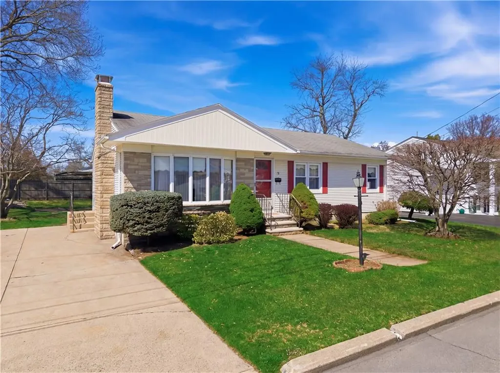 73 Oregon Avenue North Providence RI 02911