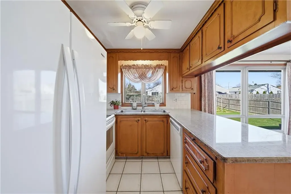 73 Oregon Avenue North Providence RI 02911