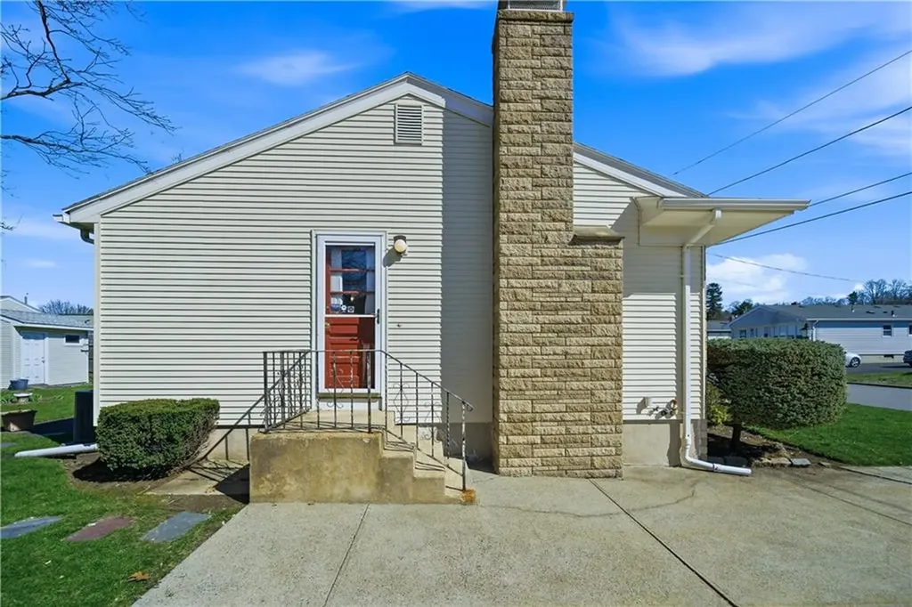 73 Oregon Avenue North Providence RI 02911