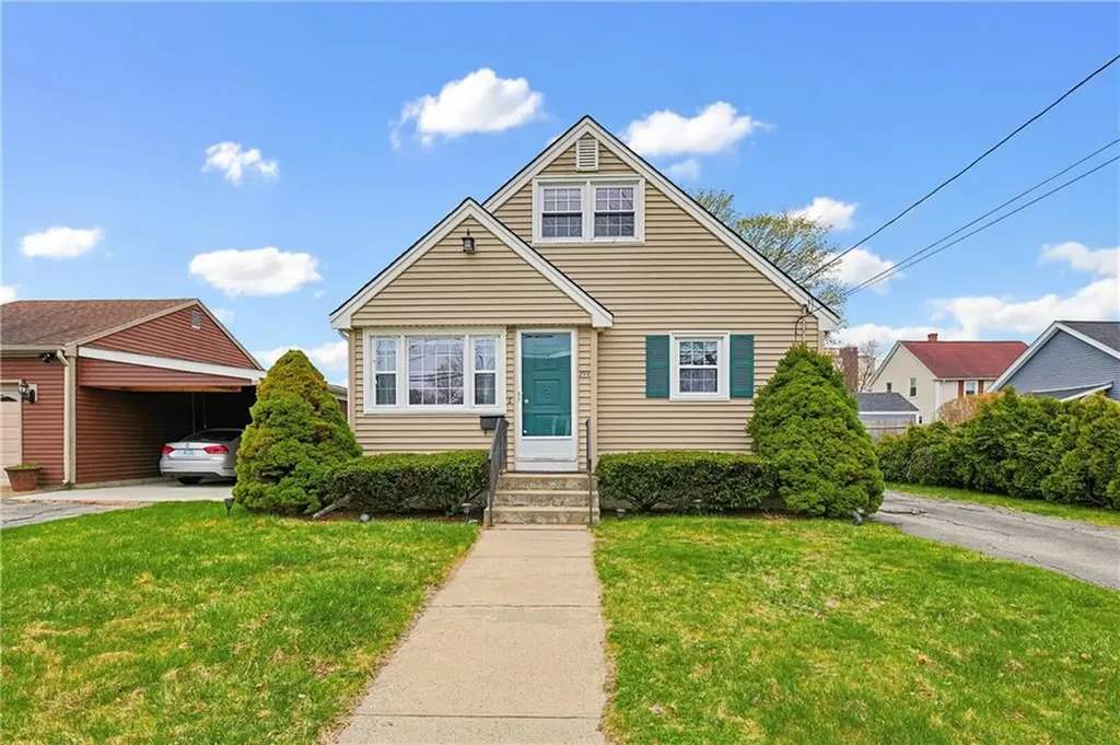 299 Woodward Avenue East Providence RI 02914