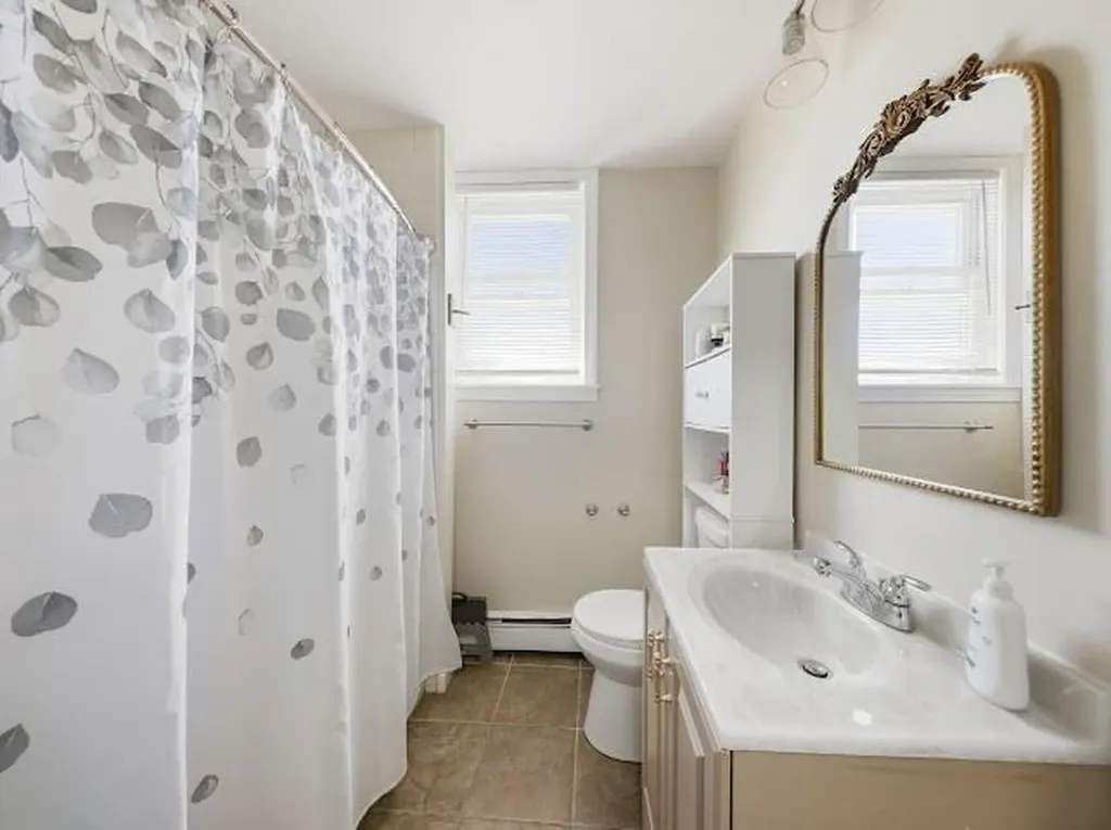 113 Woodside Avenue Pawtucket RI 02861