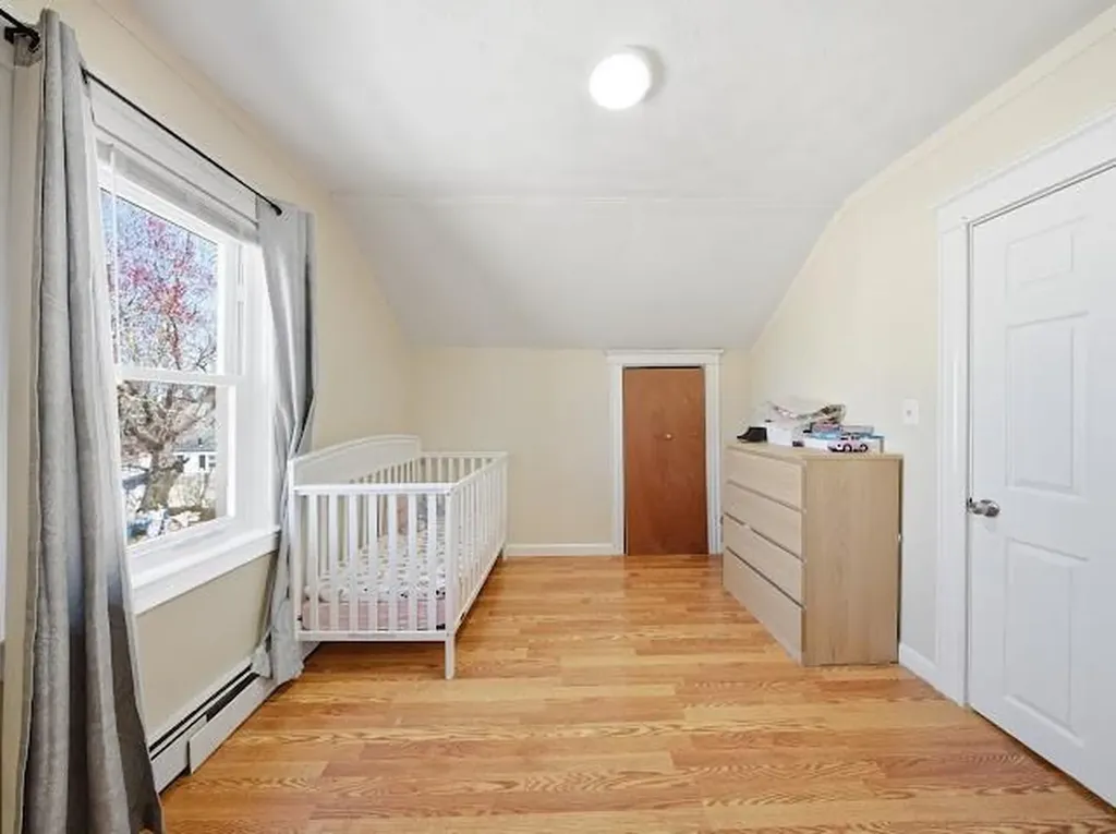 113 Woodside Avenue Pawtucket RI 02861