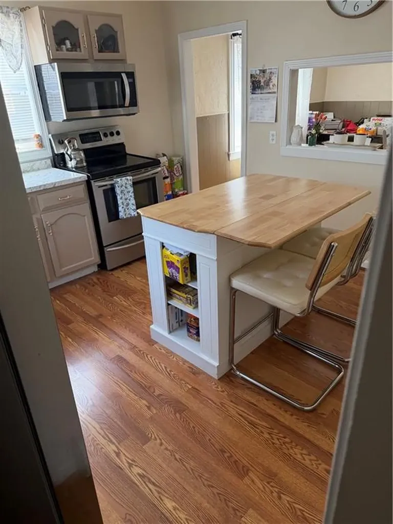 113 Woodside Avenue Pawtucket RI 02861