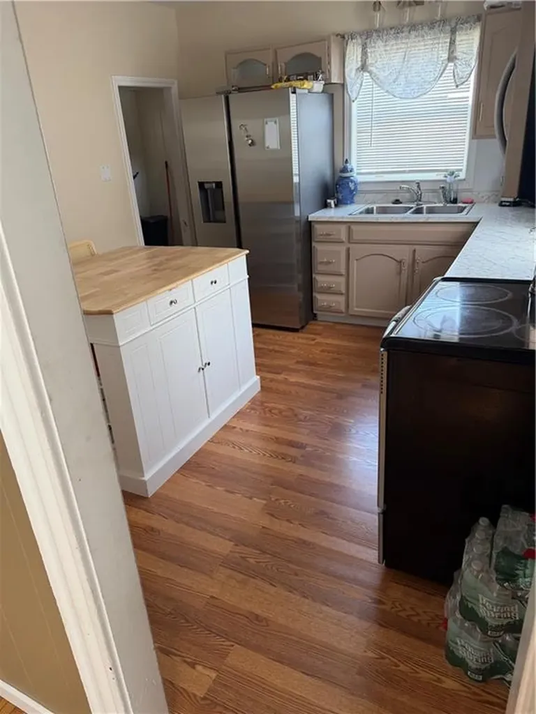 113 Woodside Avenue Pawtucket RI 02861