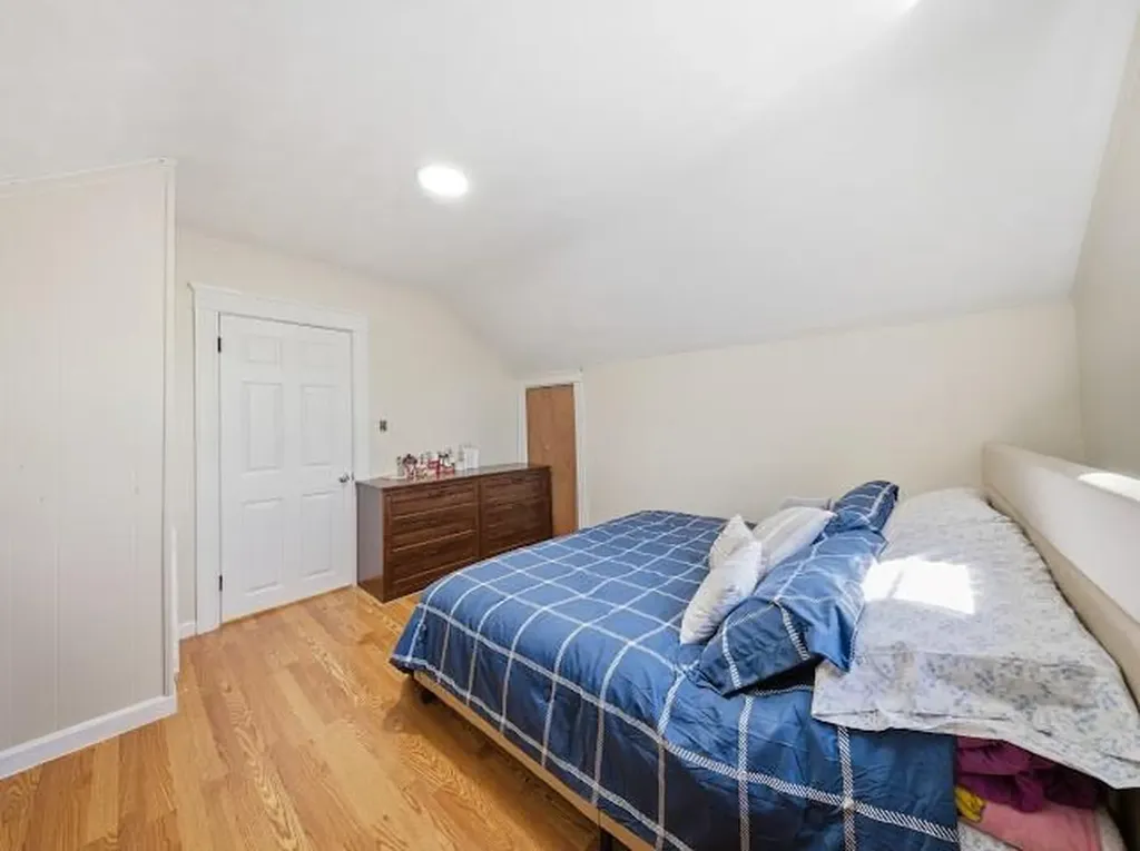 113 Woodside Avenue Pawtucket RI 02861