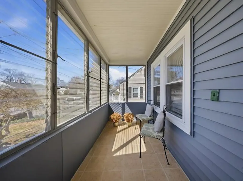 113 Woodside Avenue Pawtucket RI 02861