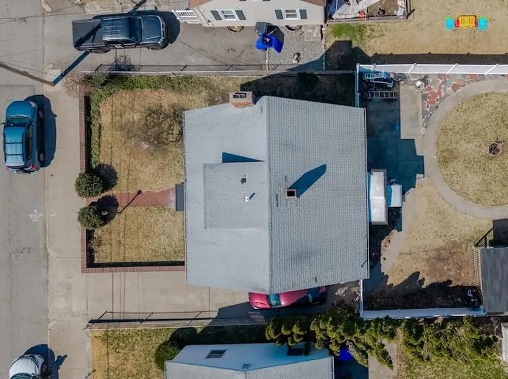 113 Woodside Avenue Pawtucket RI 02861