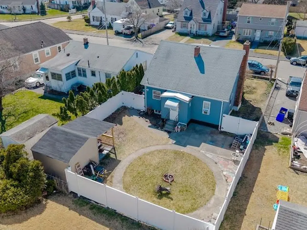 113 Woodside Avenue Pawtucket RI 02861