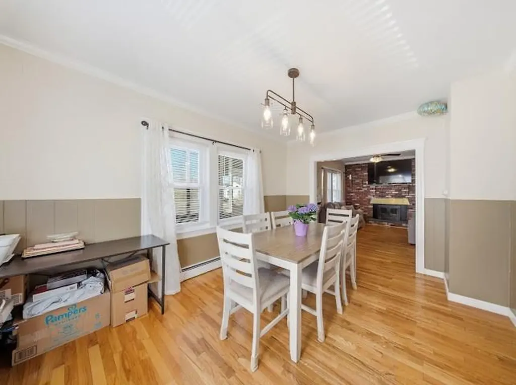 113 Woodside Avenue Pawtucket RI 02861