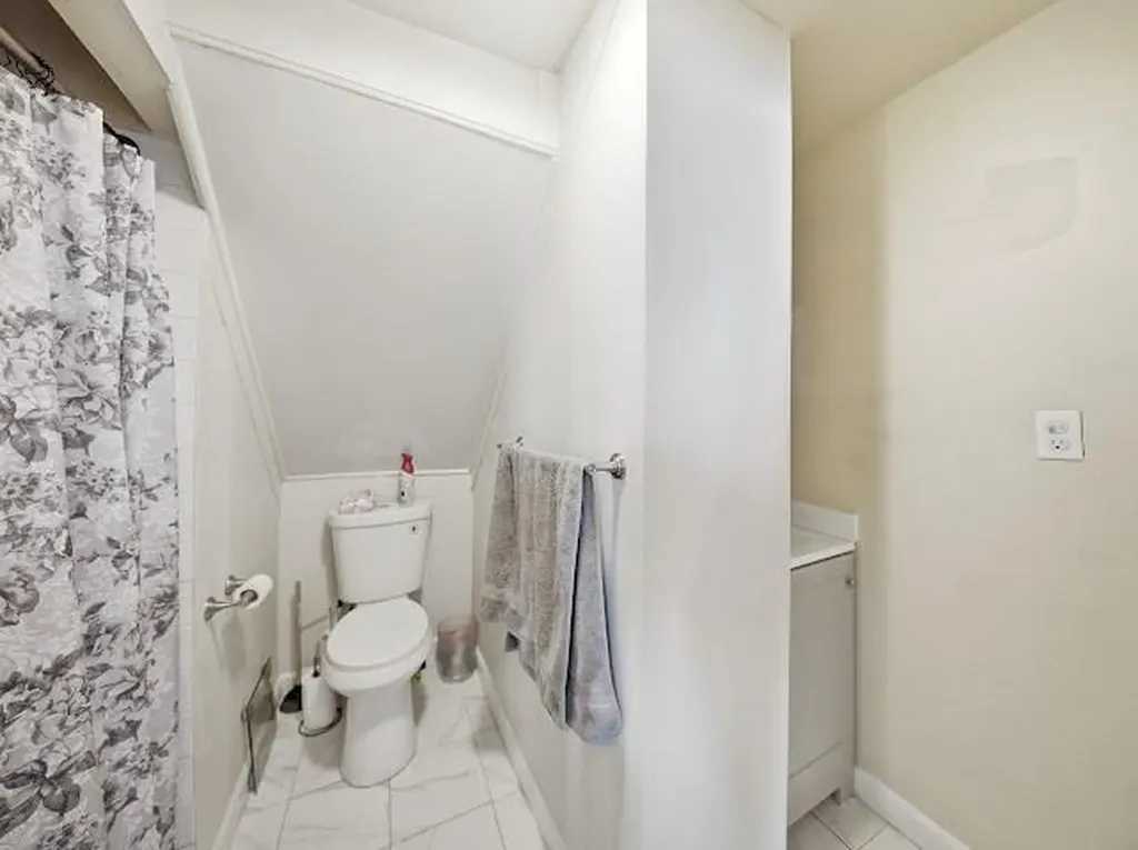 113 Woodside Avenue Pawtucket RI 02861
