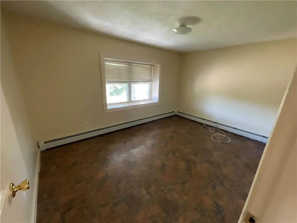 6 Pilgrim Avenue Coventry RI 02816