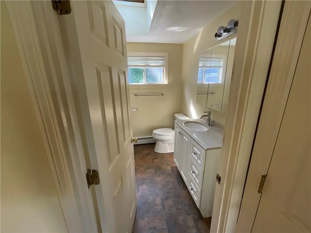 6 Pilgrim Avenue Coventry RI 02816