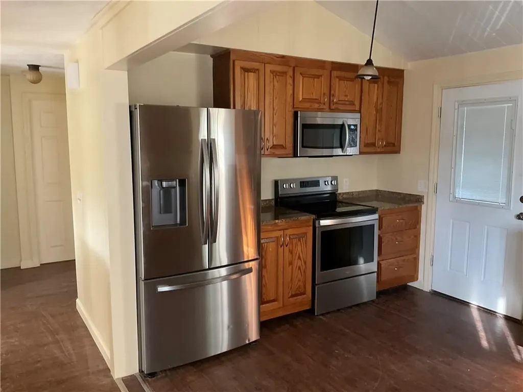 6 Pilgrim Avenue Coventry RI 02816