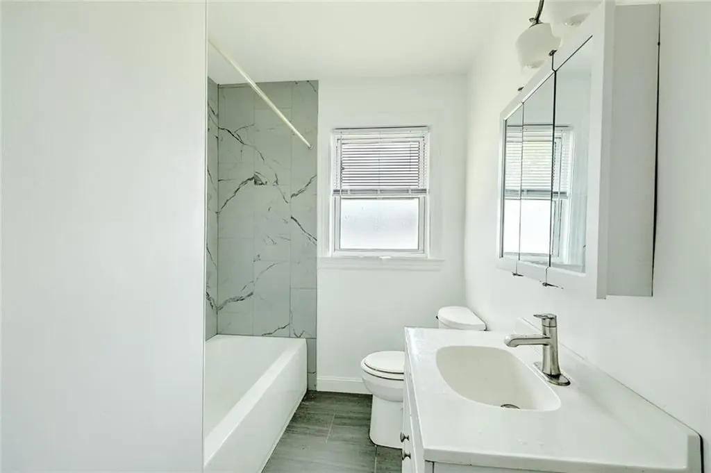 247 Grosvenor Avenue North Providence RI 02904