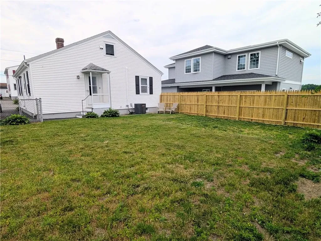 247 Grosvenor Avenue North Providence RI 02904