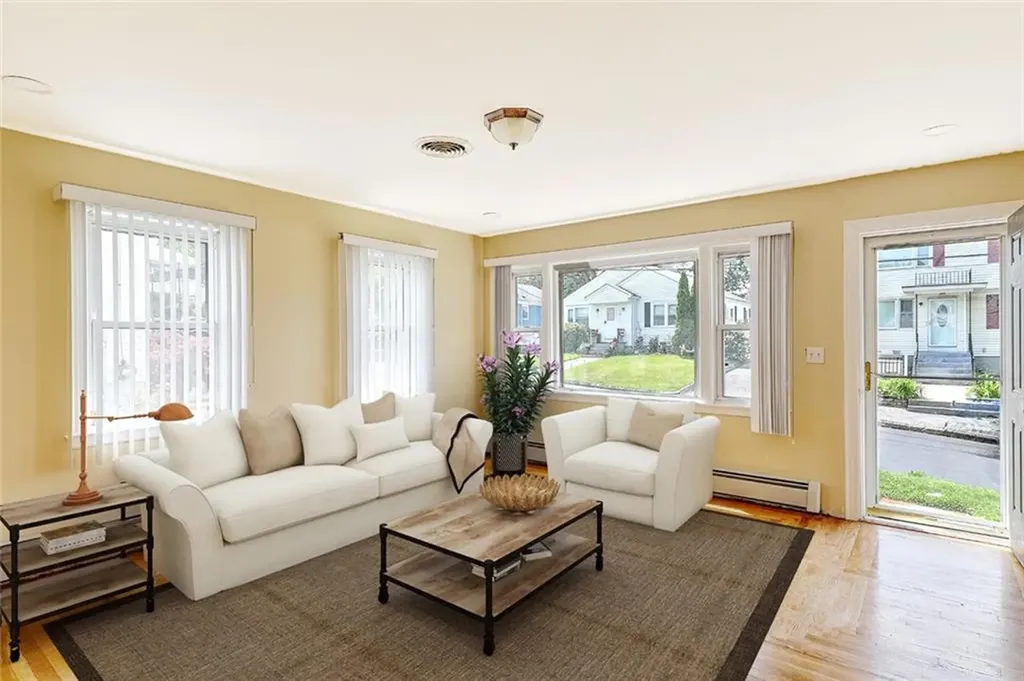 247 Grosvenor Avenue North Providence RI 02904