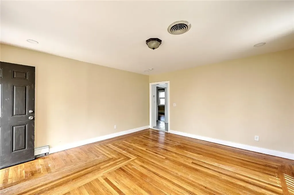 247 Grosvenor Avenue North Providence RI 02904