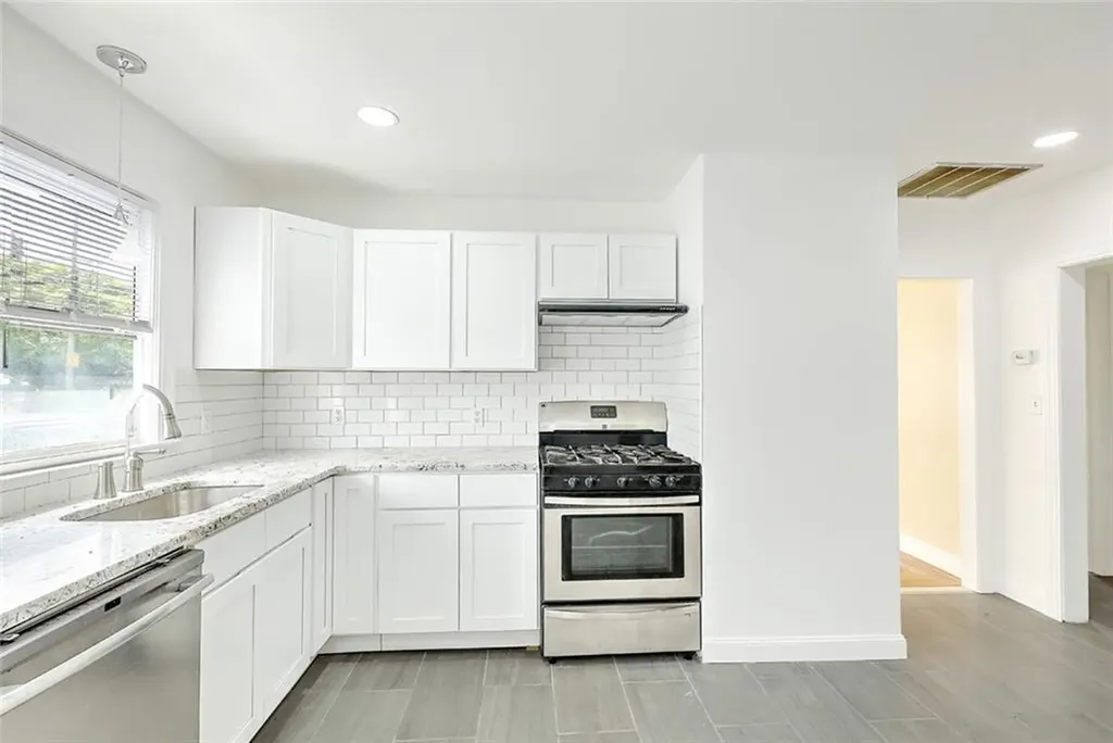 247 Grosvenor Avenue North Providence RI 02904