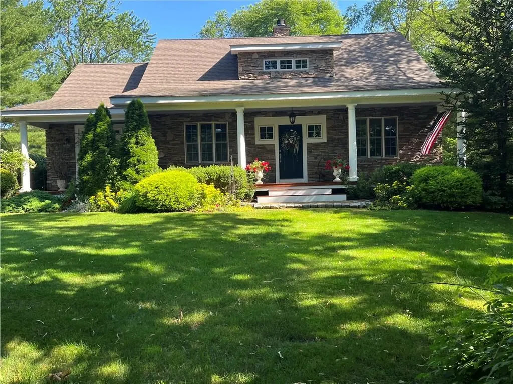 93 B Kickemuit Avenue Bristol RI 02809
