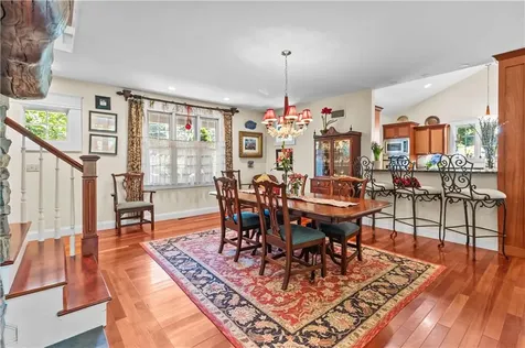 93 B Kickemuit Avenue Bristol RI 02809