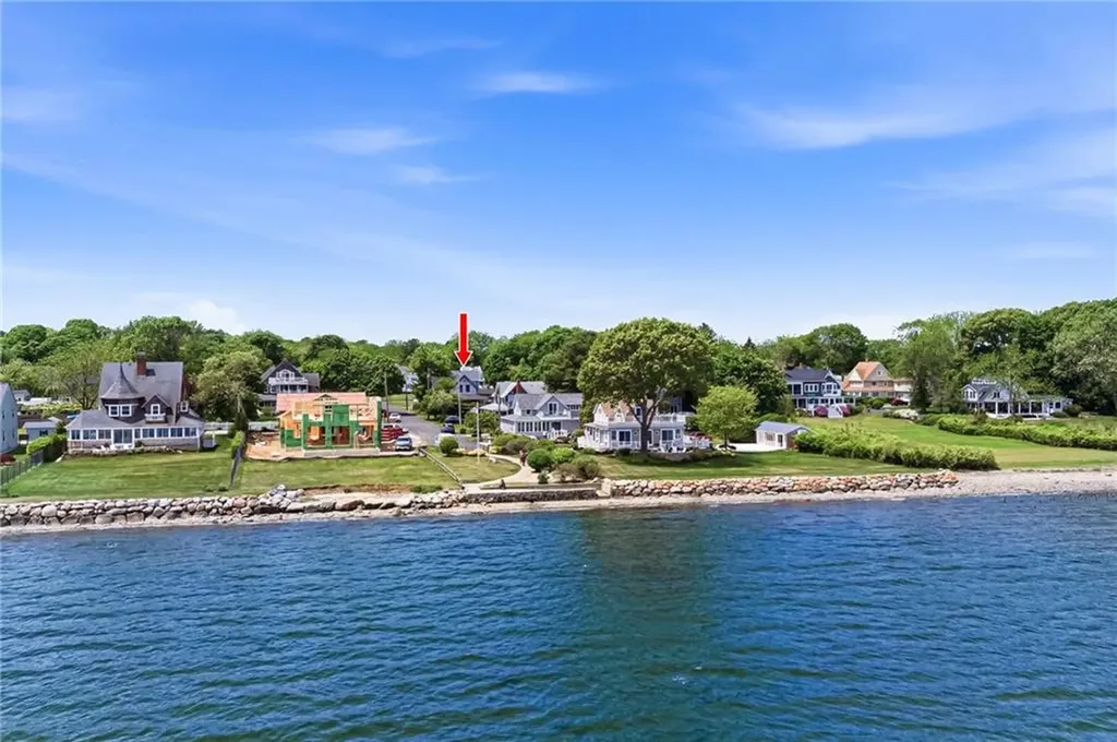 41 Lippitt Avenue Warwick RI 02889