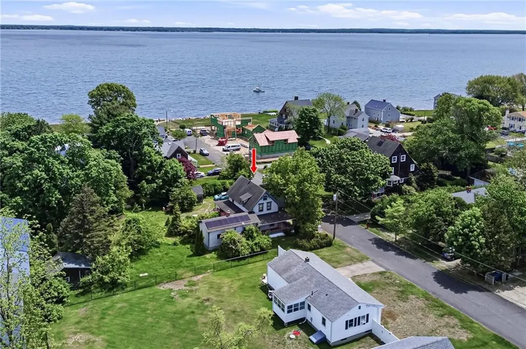 41 Lippitt Avenue Warwick RI 02889