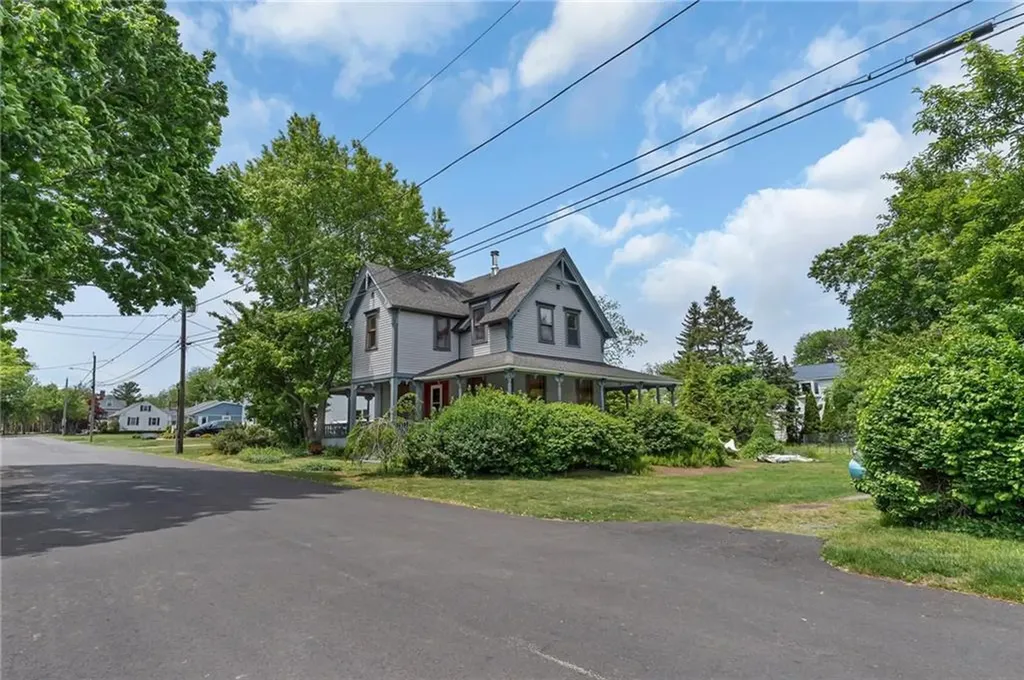 41 Lippitt Avenue Warwick RI 02889