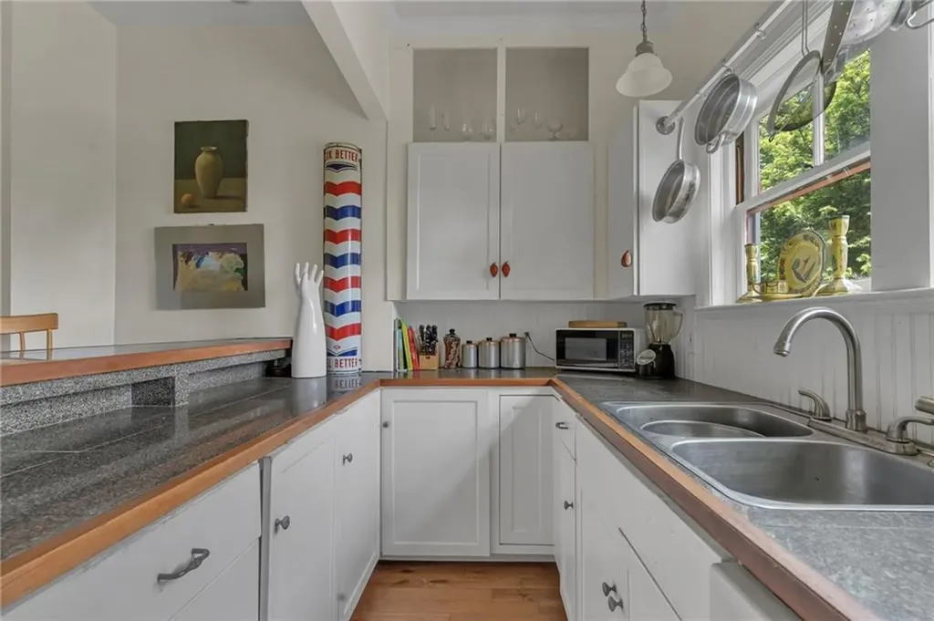 41 Lippitt Avenue Warwick RI 02889