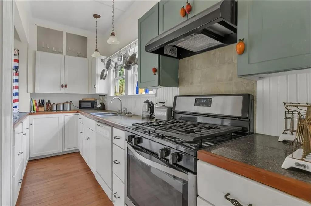 41 Lippitt Avenue Warwick RI 02889