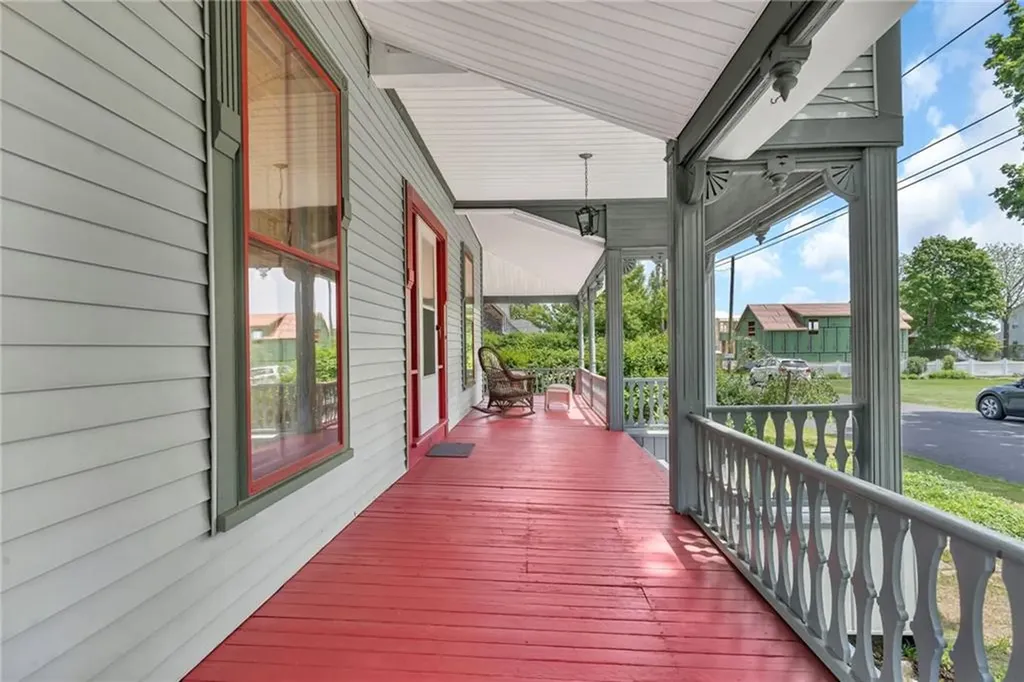 41 Lippitt Avenue Warwick RI 02889
