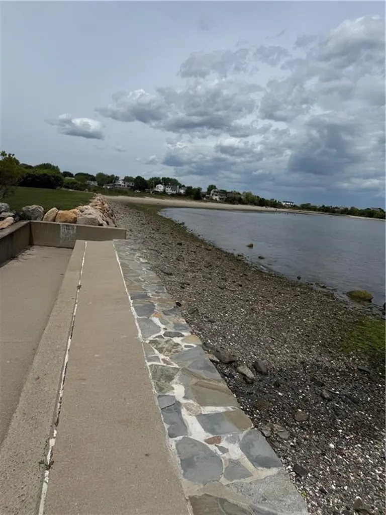 41 Lippitt Avenue Warwick RI 02889