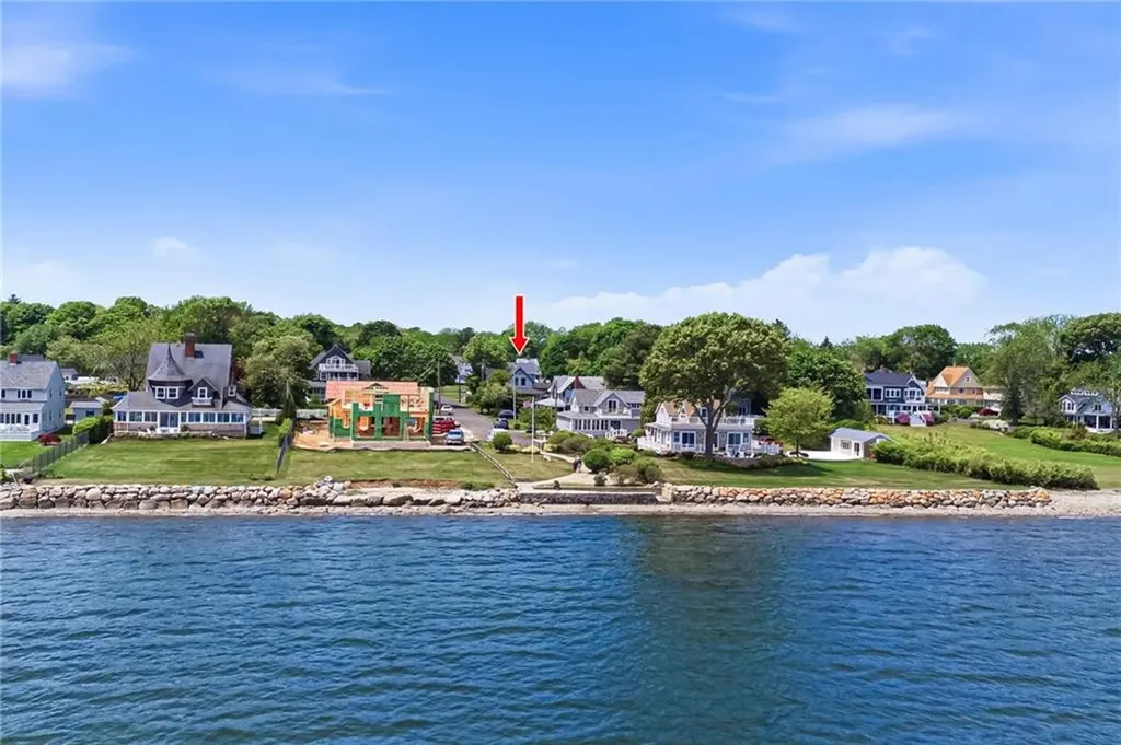 41 Lippitt Avenue Warwick RI 02889