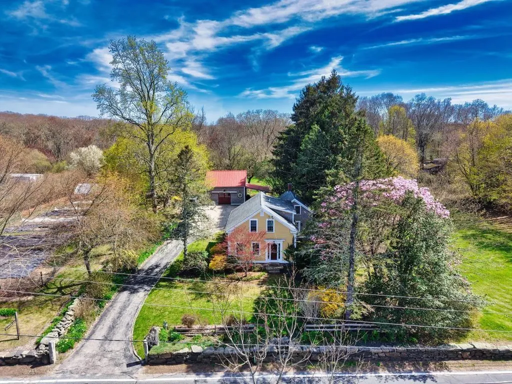 433 East Road Tiverton RI 02878