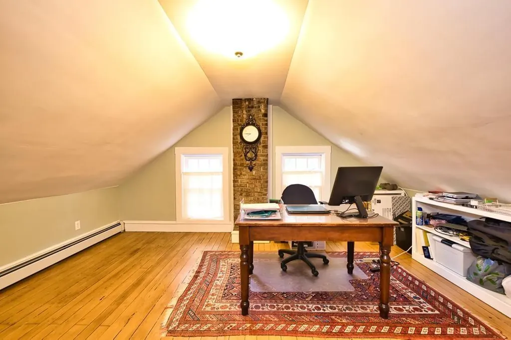 433 East Road Tiverton RI 02878