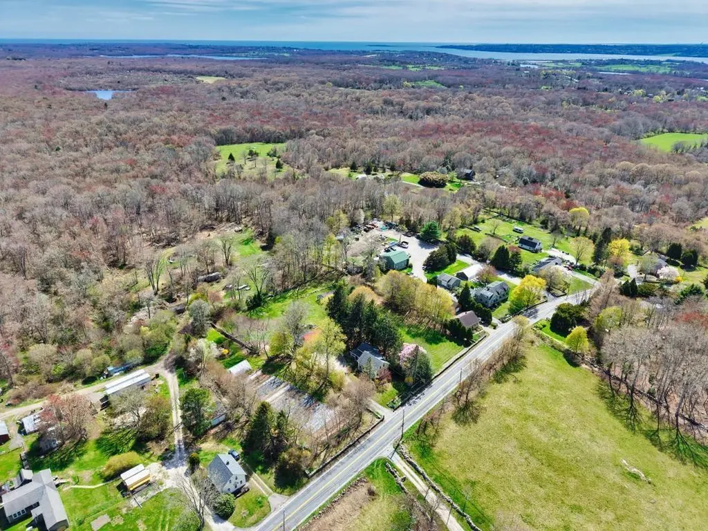 433 East Road Tiverton RI 02878