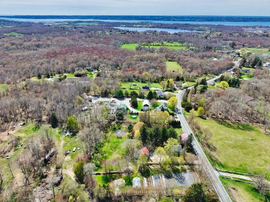 433 East Road Tiverton RI 02878