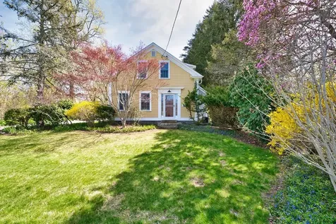 433 East Road Tiverton RI 02878